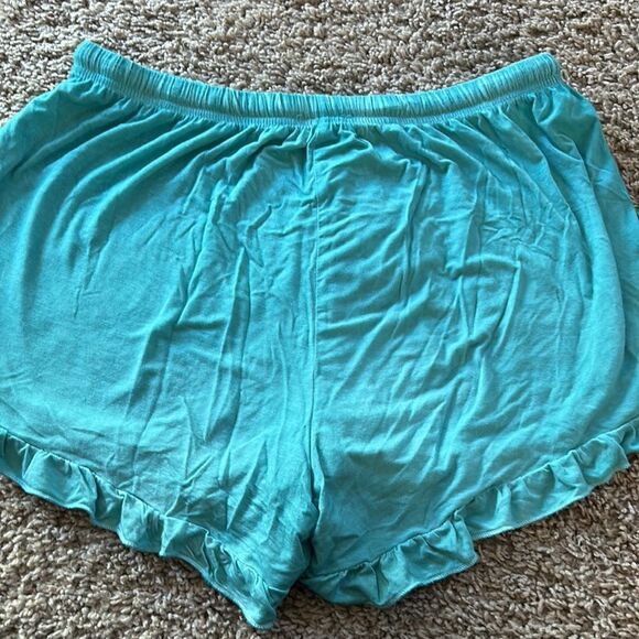 POL flowy shorts in various colors. See pics for colors. Size M - Picture 9 of 9